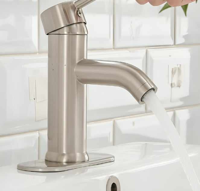 Brushed nickel sink faucet single handle